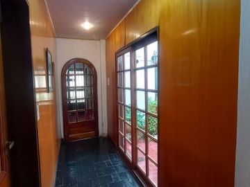 Venta Casa 7 Amb. S/Lote 10x35M² en Villa Luzuriaga  Muy buen Estado con Fondo libre