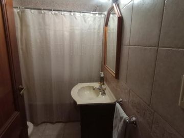 Venta Casa 7 Amb. S/Lote 10x35M² en Villa Luzuriaga  Muy buen Estado con Fondo libre
