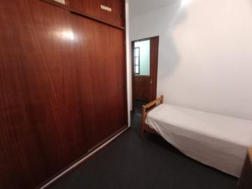 Venta Casa 7 Amb. S/Lote 10x35M² en Villa Luzuriaga  Muy buen Estado con Fondo libre