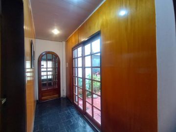 Venta Casa 7 Amb. S/Lote 10x35M² en Villa Luzuriaga  Muy buen Estado con Fondo libre