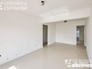 Departamento de cuatro ambientes en venta, Castelar.