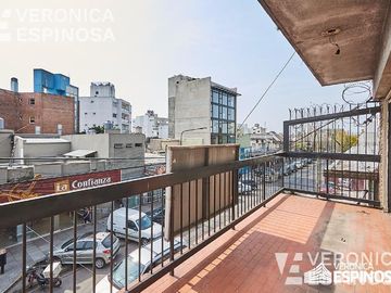 Departamento de cuatro ambientes en venta, Castelar.