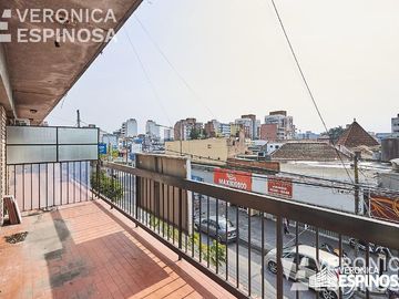Departamento de cuatro ambientes en venta, Castelar.