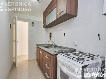 Departamento de cuatro ambientes en venta, Castelar.