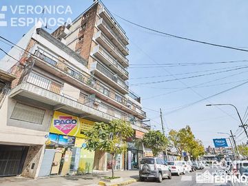 Departamento de cuatro ambientes en venta, Castelar.