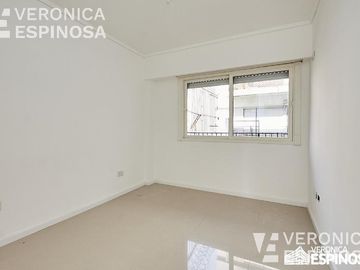 Departamento de cuatro ambientes en venta, Castelar.