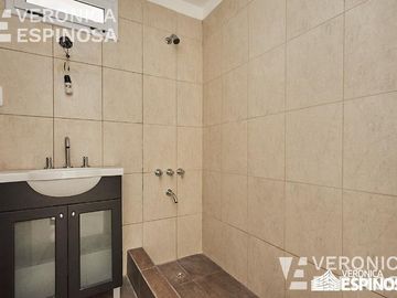 Departamento de cuatro ambientes en venta, Castelar.
