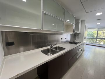 Exclusivo alquiler sin muebles	en el destacado Madero Center
