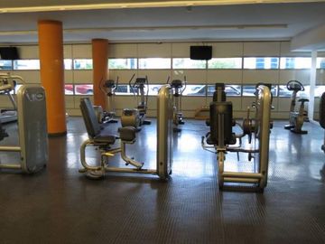 Exclusivo alquiler sin muebles	en el destacado Madero Center