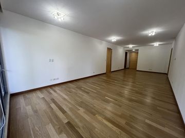 Exclusivo alquiler sin muebles	en el destacado Madero Center