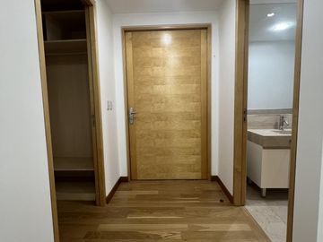 Exclusivo alquiler sin muebles	en el destacado Madero Center