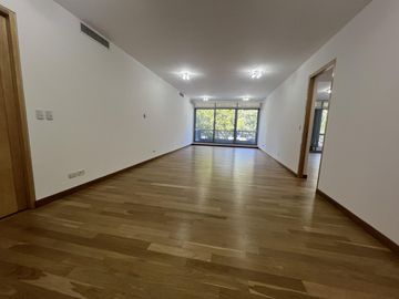 Exclusivo alquiler sin muebles	en el destacado Madero Center