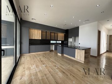 Casa en venta en el Yacht Nordelta con 4 dormitorios y salida al río Luján