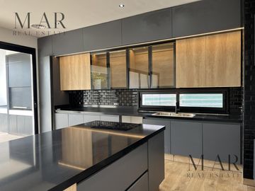 Casa en venta en el Yacht Nordelta con 4 dormitorios y salida al río Luján