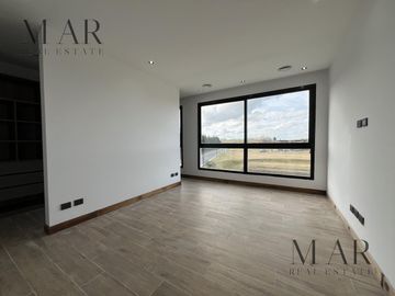 Casa en venta en el Yacht Nordelta con 4 dormitorios y salida al río Luján