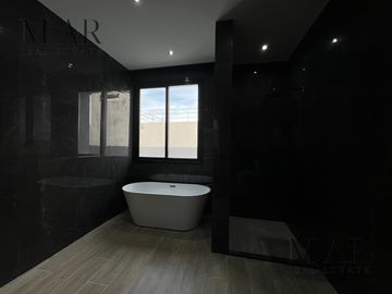Casa en venta en el Yacht Nordelta con 4 dormitorios y salida al río Luján