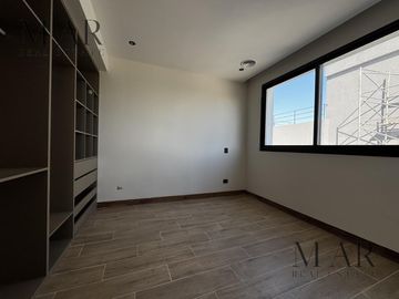 Casa en venta en el Yacht Nordelta con 4 dormitorios y salida al río Luján