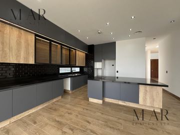 Casa en venta en el Yacht Nordelta con 4 dormitorios y salida al río Luján