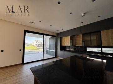 Casa en venta en el Yacht Nordelta con 4 dormitorios y salida al río Luján