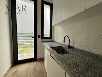 Casa en venta en el Yacht Nordelta con 4 dormitorios y salida al río Luján