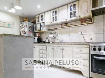 Casa en  barrio Las Acacias