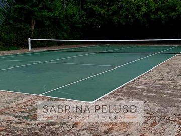 Casa en  barrio Las Acacias