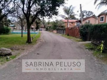 Casa en  barrio Las Acacias