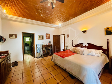 Casa con alberca en Condominio Residencial Sumiya Jiutepec-Morelos