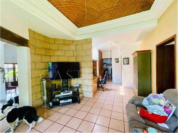 Casa con alberca en Condominio Residencial Sumiya Jiutepec-Morelos