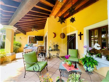 Casa con alberca en Condominio Residencial Sumiya Jiutepec-Morelos