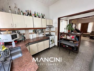 Casa en venta de 3 ambientes con cocheras - Villa Ballester
