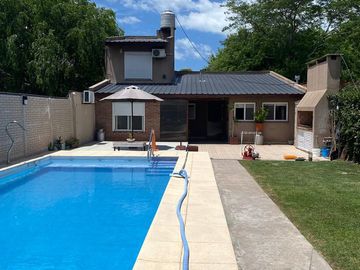 Venta casa 3 ambientes con quincho y piscina barrio Montemar Mar del plata