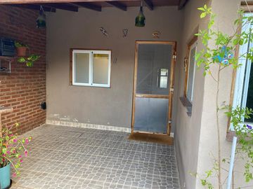 Venta casa 3 ambientes con quincho y piscina barrio Montemar Mar del plata