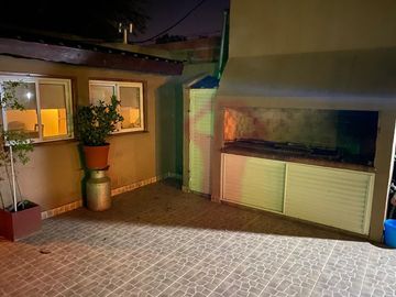 Venta casa 3 ambientes con quincho y piscina barrio Montemar Mar del plata