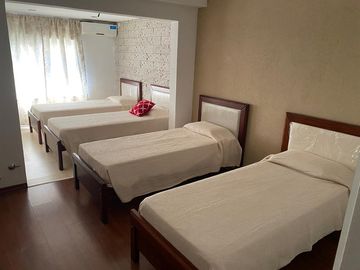 Venta casa 3 ambientes con quincho y piscina barrio Montemar Mar del plata