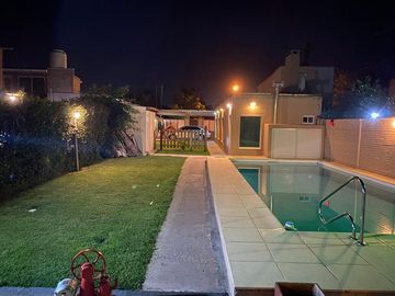 Venta casa 3 ambientes con quincho y piscina barrio Montemar Mar del plata