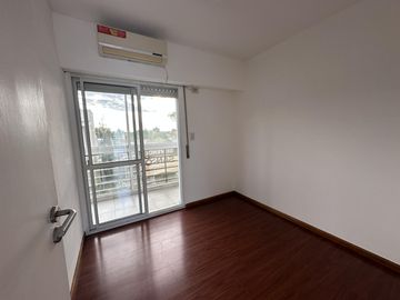 Departamento Duplex de dos dormitorios, balcon y parrillero en  Echesortu.