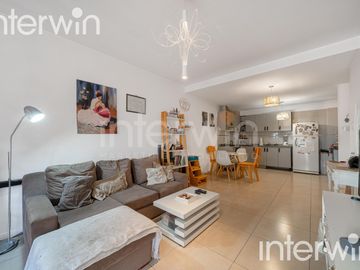 Departamento - Monoambiente con balcón - Flores - Venta