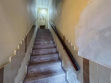 Casa de pasillo en PA con 2 dormitorios y terrazas en Alberdi