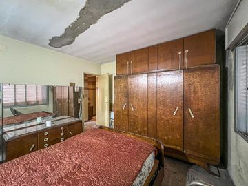 Casa de pasillo en PA con 2 dormitorios y terrazas en Alberdi