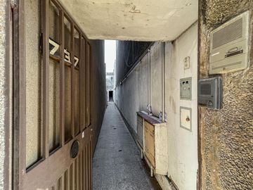 Casa de pasillo en PA con 2 dormitorios y terrazas en Alberdi