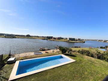 VENTA CASA A LA LAGUNA AREA 7 SAN SEBASTIAN