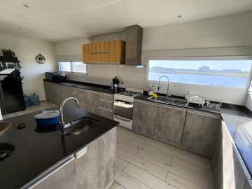 VENTA CASA A LA LAGUNA AREA 7 SAN SEBASTIAN