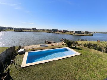 VENTA CASA A LA LAGUNA AREA 7 SAN SEBASTIAN