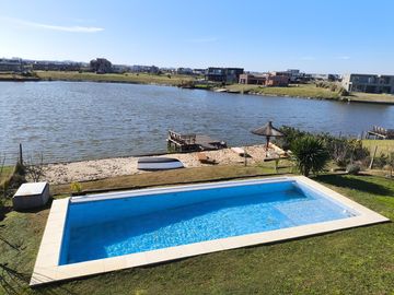 VENTA CASA A LA LAGUNA AREA 7 SAN SEBASTIAN