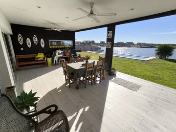 VENTA CASA A LA LAGUNA AREA 7 SAN SEBASTIAN