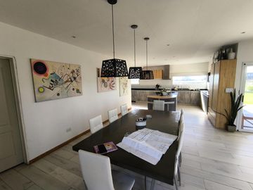 VENTA CASA A LA LAGUNA AREA 7 SAN SEBASTIAN