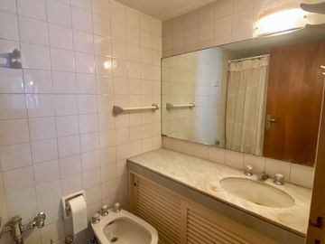 Monoambiente con cochera en Venta en Recoleta, Barrio Norte