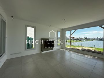 Casa en venta de 4 dormitorios en Santa Ana, Villa Nueva