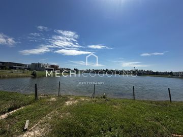 Casa en venta de 4 dormitorios en Santa Ana, Villa Nueva